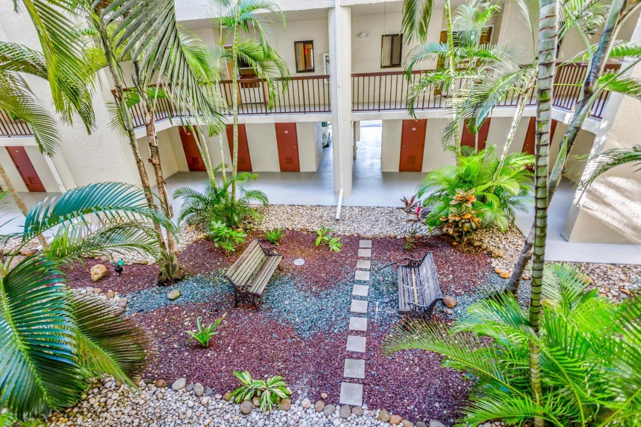 Ocean Breeze & Santa Maria Condos Fort Myers Beach Eksteriør billede